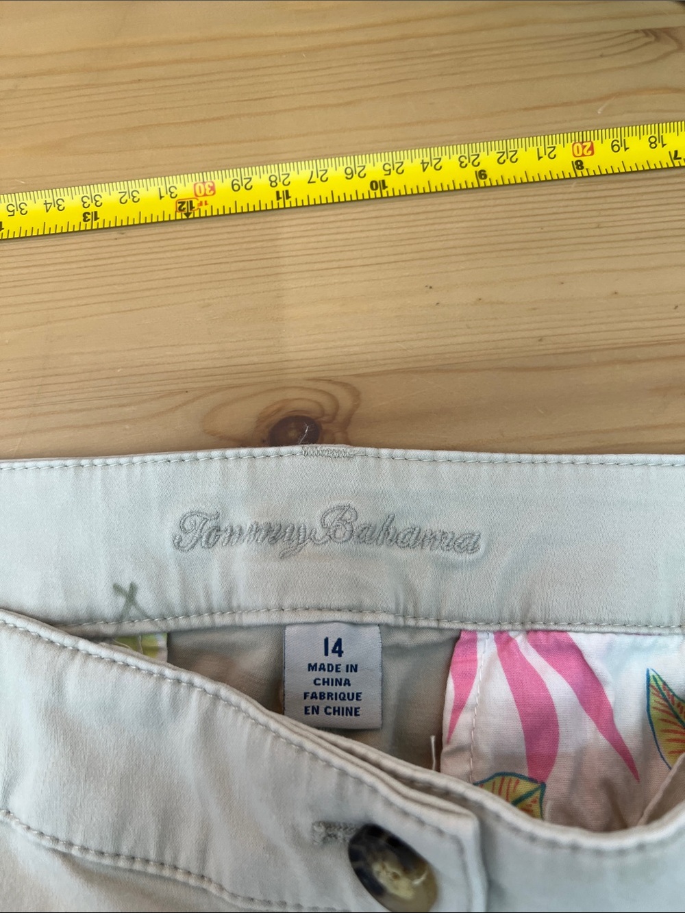 Tommy Bahama Women’s Neutral Khaki Bermuda Shorts 14 - Picture 5 of 5